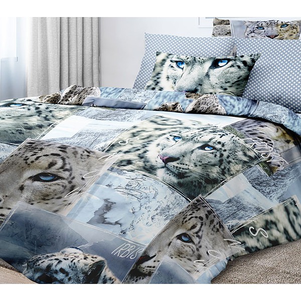 Светло-голубая перкаль со снежными барсами с синим компаньоном в белый горошек