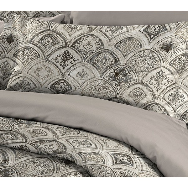 Светло-сероватая перкаль Арно с тёмно-серыми сложными рисунками и однотонно-серым компаньоном