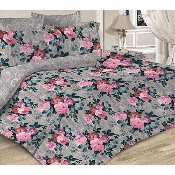 Постельное белье из серо-зеленоватой тейковской бязи с красно-розовыми цветами и компаньоном с вензелями