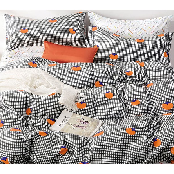 Твил-сатин в черно-белую клетку с оранжевыми фруктами и белым компаньоном с полосами