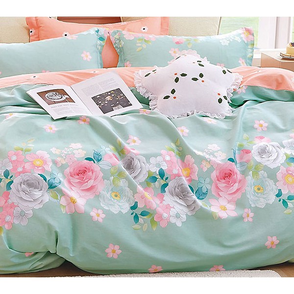 Пододеяльники из светло-зеленого твил-сатина с красно-розовыми цветами и красно-розовым компаньоном