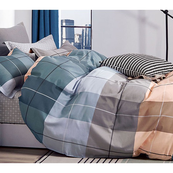 Твил-сатин с крупными разноцветными квадратами и серым компаньоном с орнаментом