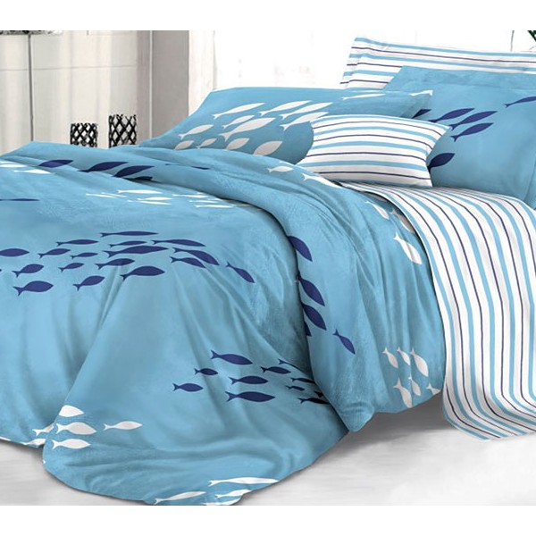 Пододеяльники из голубого твил-сатина с синими и белыми рыбками и белым компаньоном в голубую и синюю полоску