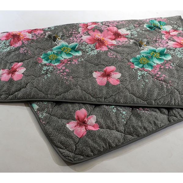 Серый полиэстер с зелеными и красными цветами с абстракцией легофайбер 300 гр сложенное FSD_8690