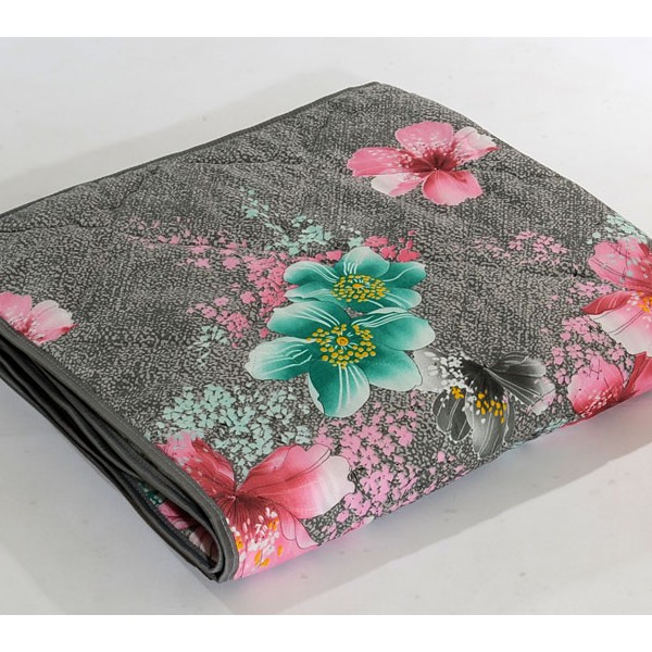 Серый полиэстер с зелеными и красными цветами с абстракцией легофайбер 300 гр сложенное FSD_8698