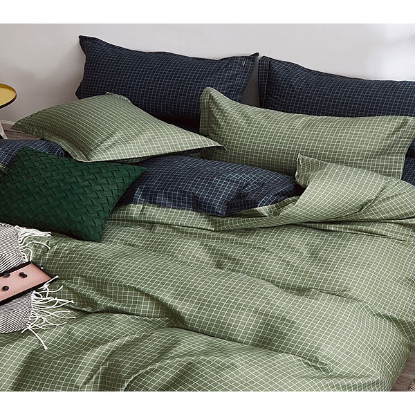 Зеленый поплин с белыми тонкими полосками и черно-синим компаньоном