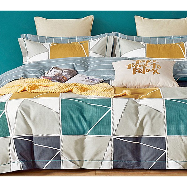 Поплин с разноцветными квадратами и серым компаньоном