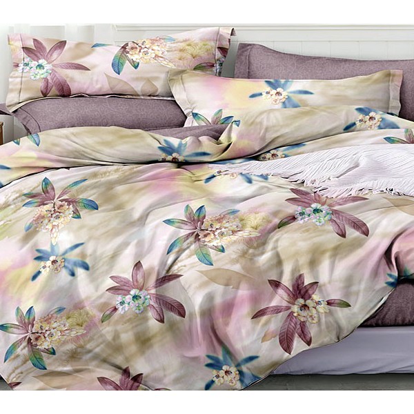 Розово-бежевая абстракция с разноцветными цветами и бледно-пурпурным компаньоном