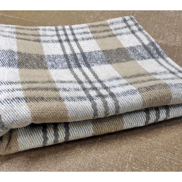 Плед пш бежевый в черную полоску