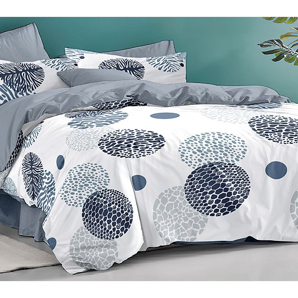 белого поплина с сине-серыми шарообразными абстракциями