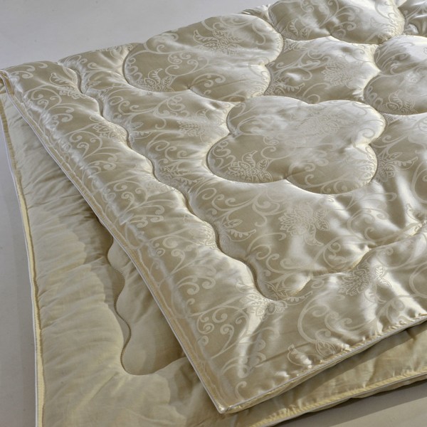 Одеяло ватное зимнее ткань атлас-сатин бело-желтый вензель