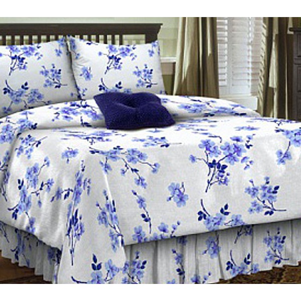 Наволочки из белой бязи с синими цветочками