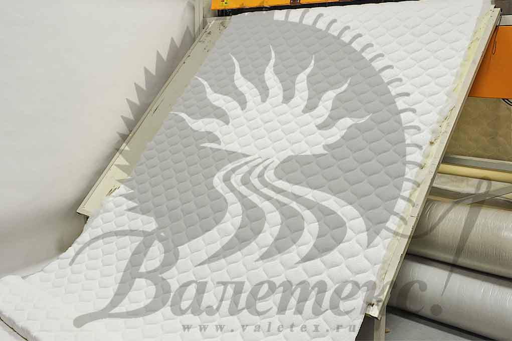 Полотно на выходе многоигольной машины