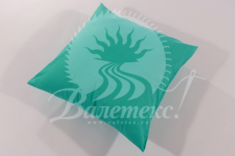 Подушка в однотонной изумрудной поплиновой наволочке 70х70 см
