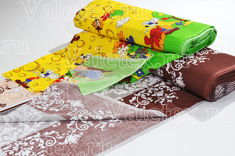 Рулон желто-зеленой бязи 100 грамм/м2 с рулоном бордовой бязи 120 грамм/м2